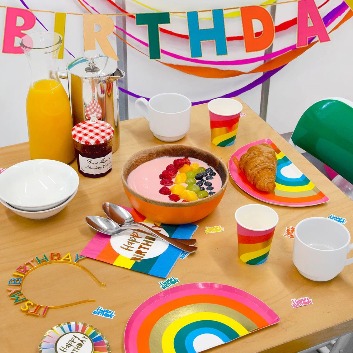 Happy Birthday Regenbogen Girlande von Talking Tables